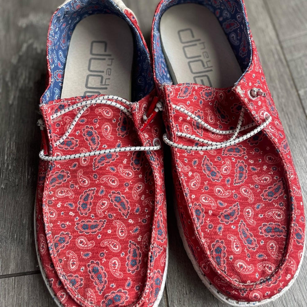 Womens Hey Dude size 10